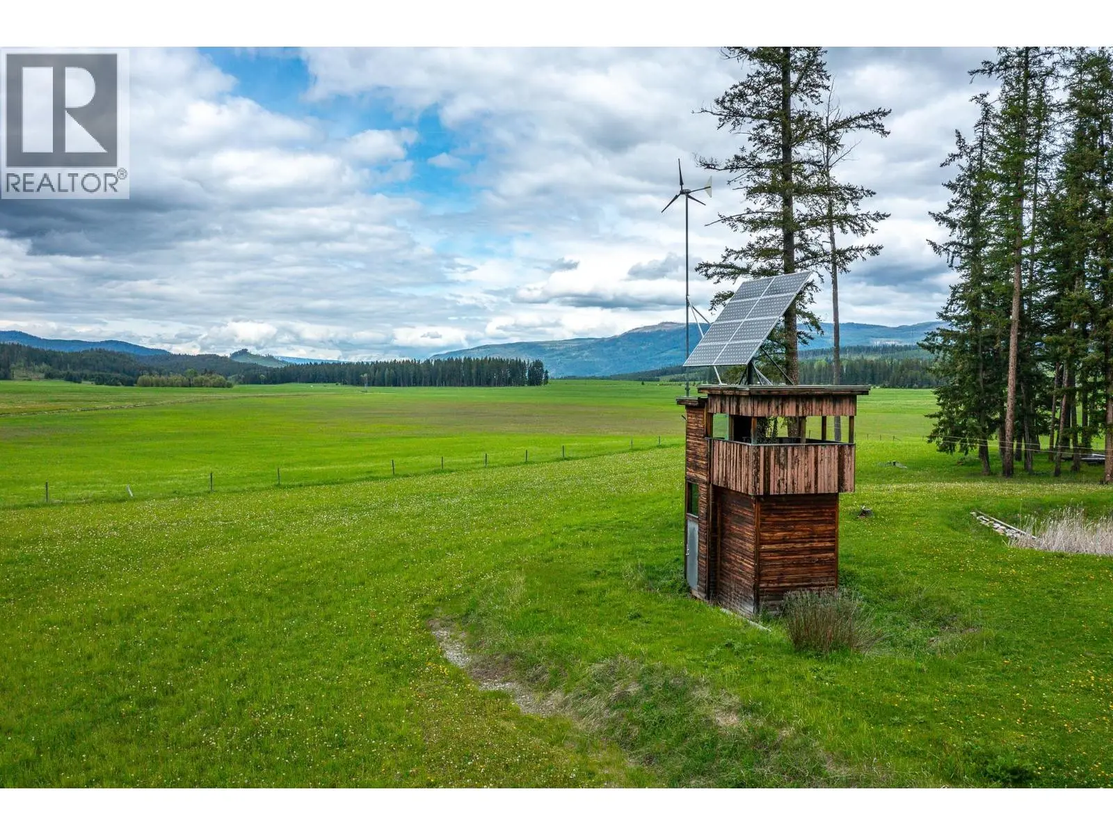 4 Hollingsworth Road. Cherryville, British Columbia