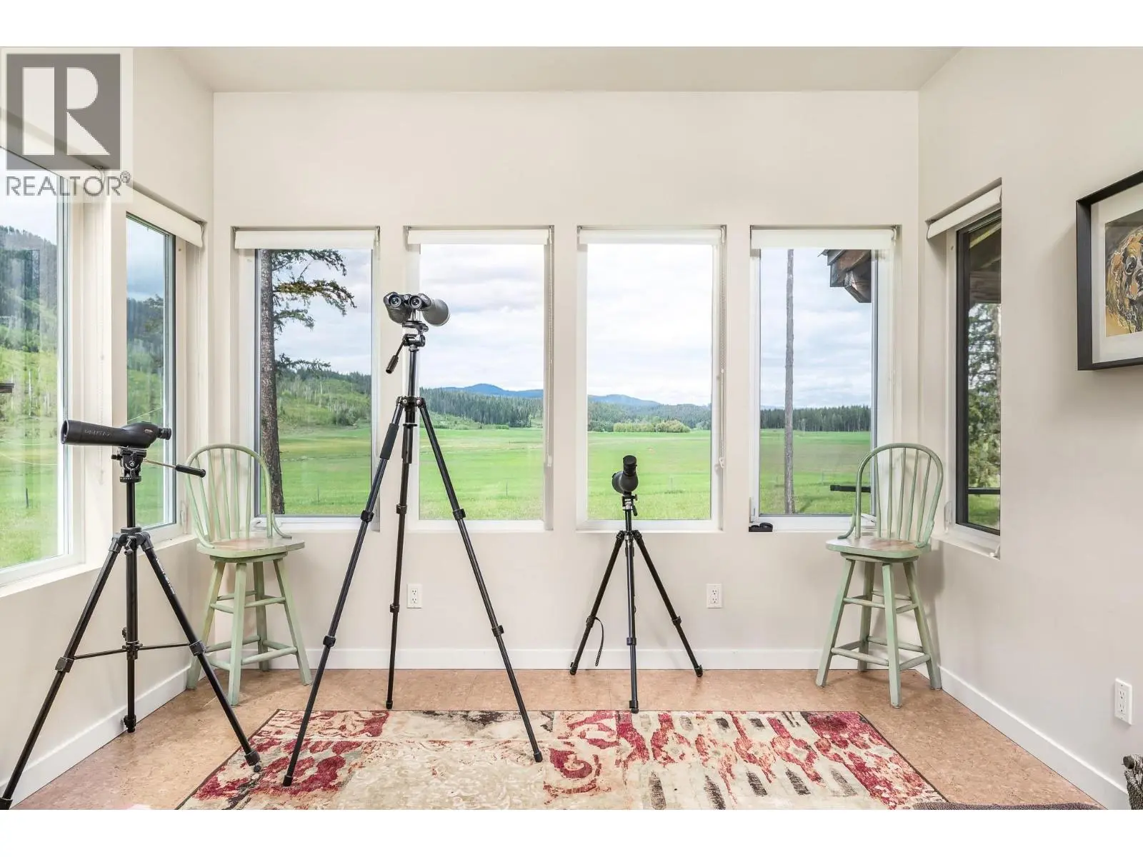 4 Hollingsworth Road. Cherryville, British Columbia