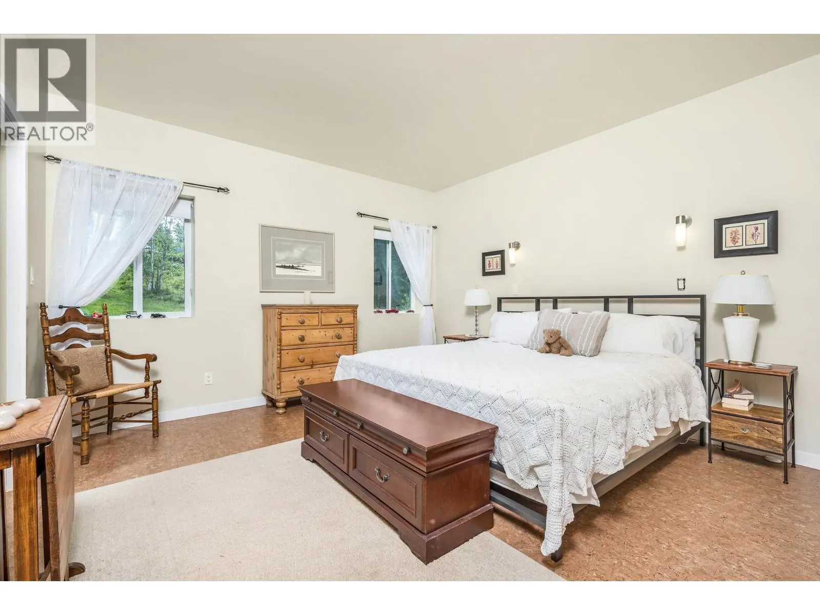 4 Hollingsworth Road. Cherryville, British Columbia