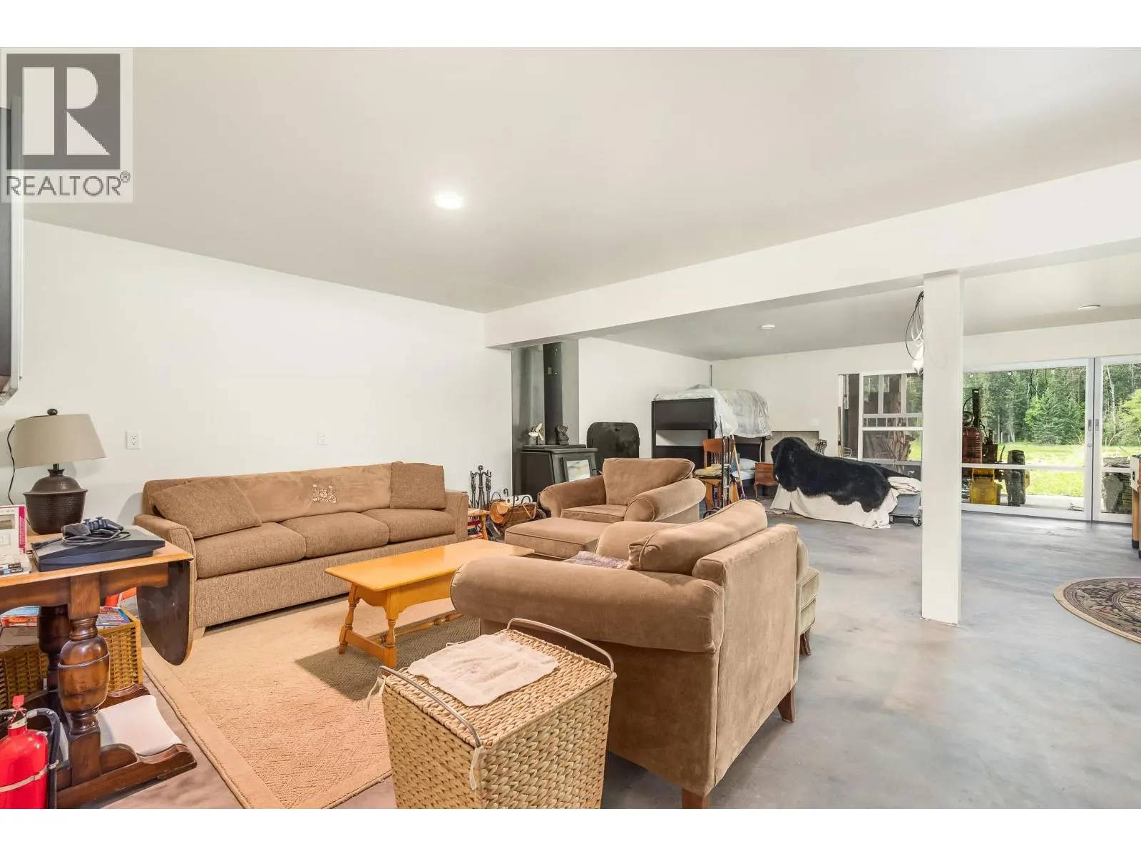 4 Hollingsworth Road. Cherryville, British Columbia