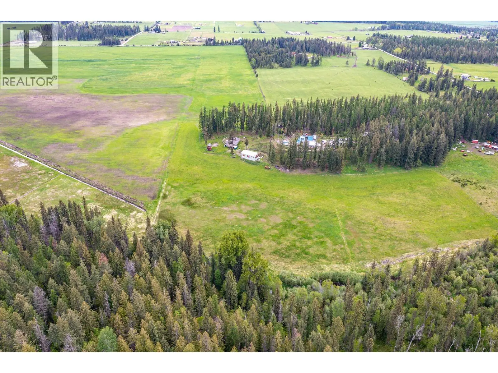4 Hollingsworth Road. Cherryville, British Columbia