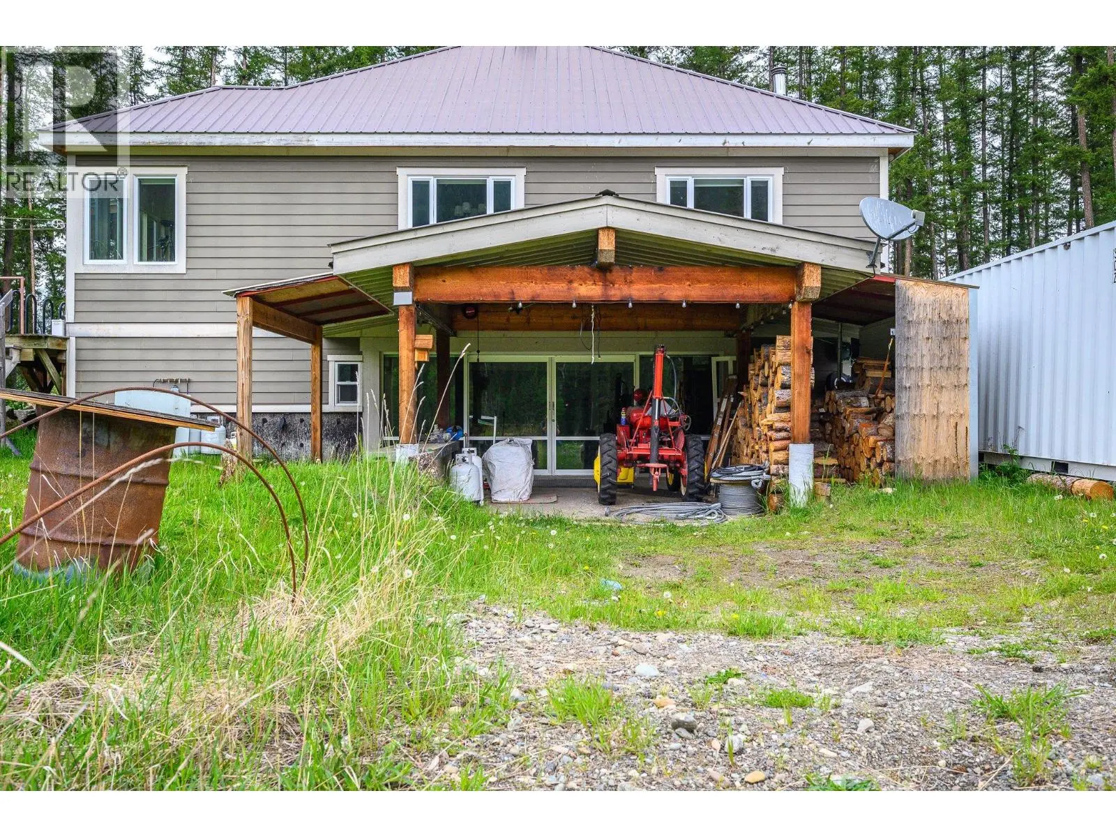 4 Hollingsworth Road. Cherryville, British Columbia