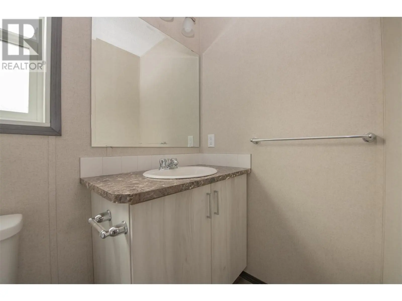 15401 Kalamalka Road Unit# 151. Vernon, British Columbia