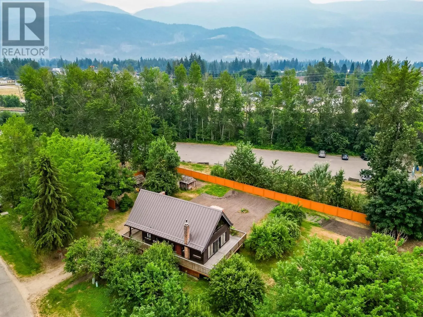 1416 Silver Sands Road. Sicamous, British Columbia