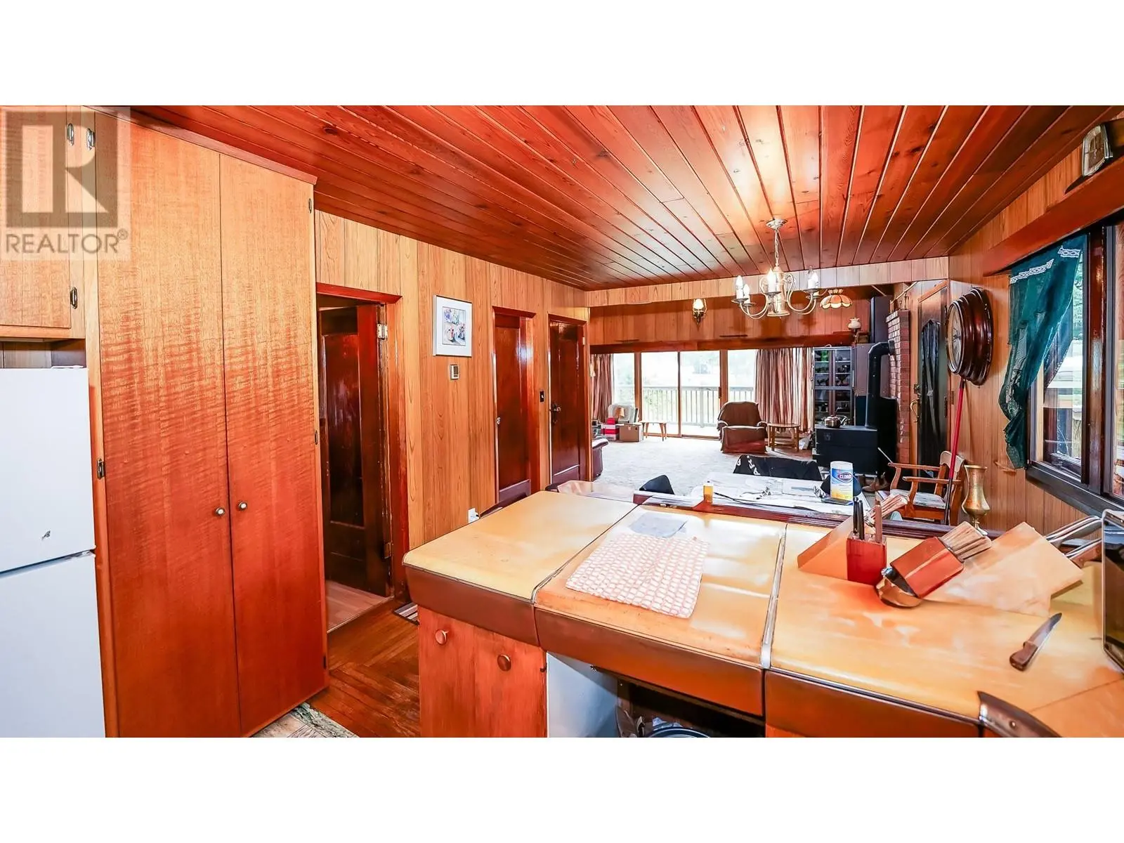1416 Silver Sands Road. Sicamous, British Columbia