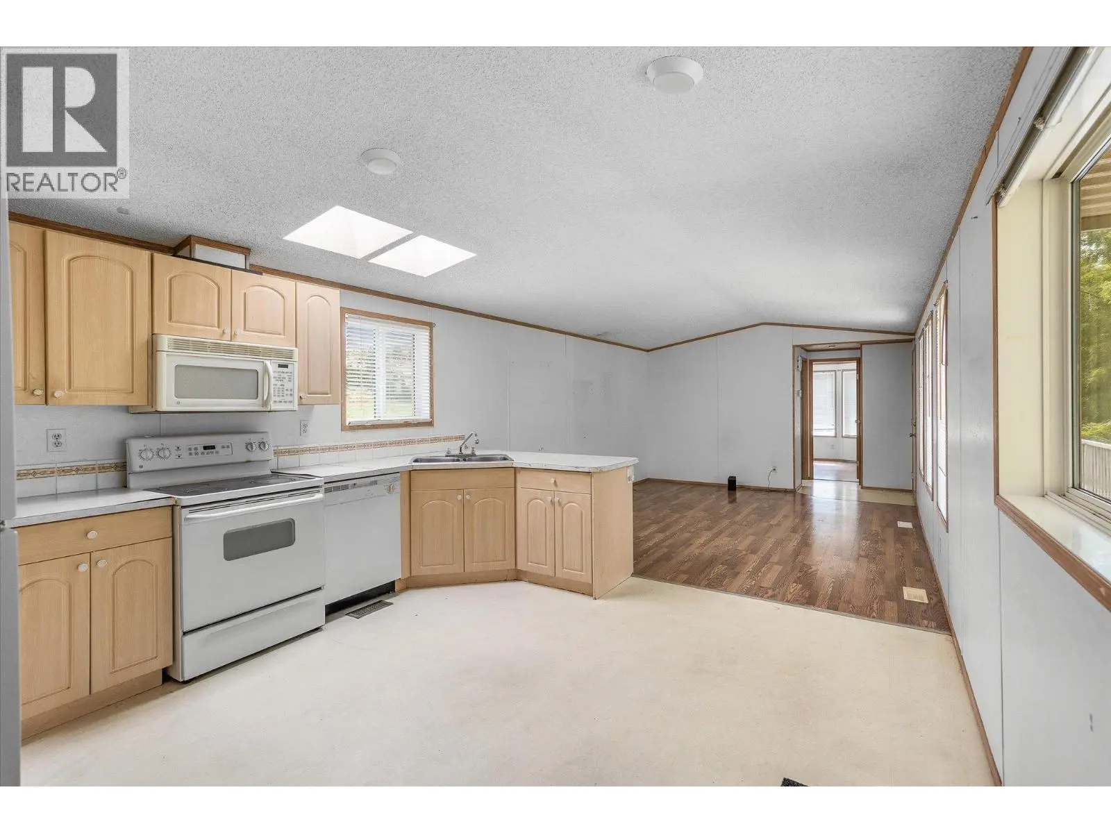 848 Webster Road. Kelowna, British Columbia