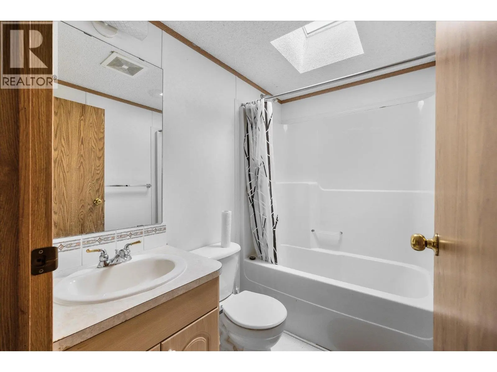 848 Webster Road. Kelowna, British Columbia