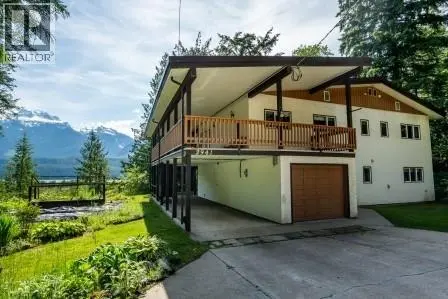 2941 Mcinnes Road. Revelstoke, British Columbia