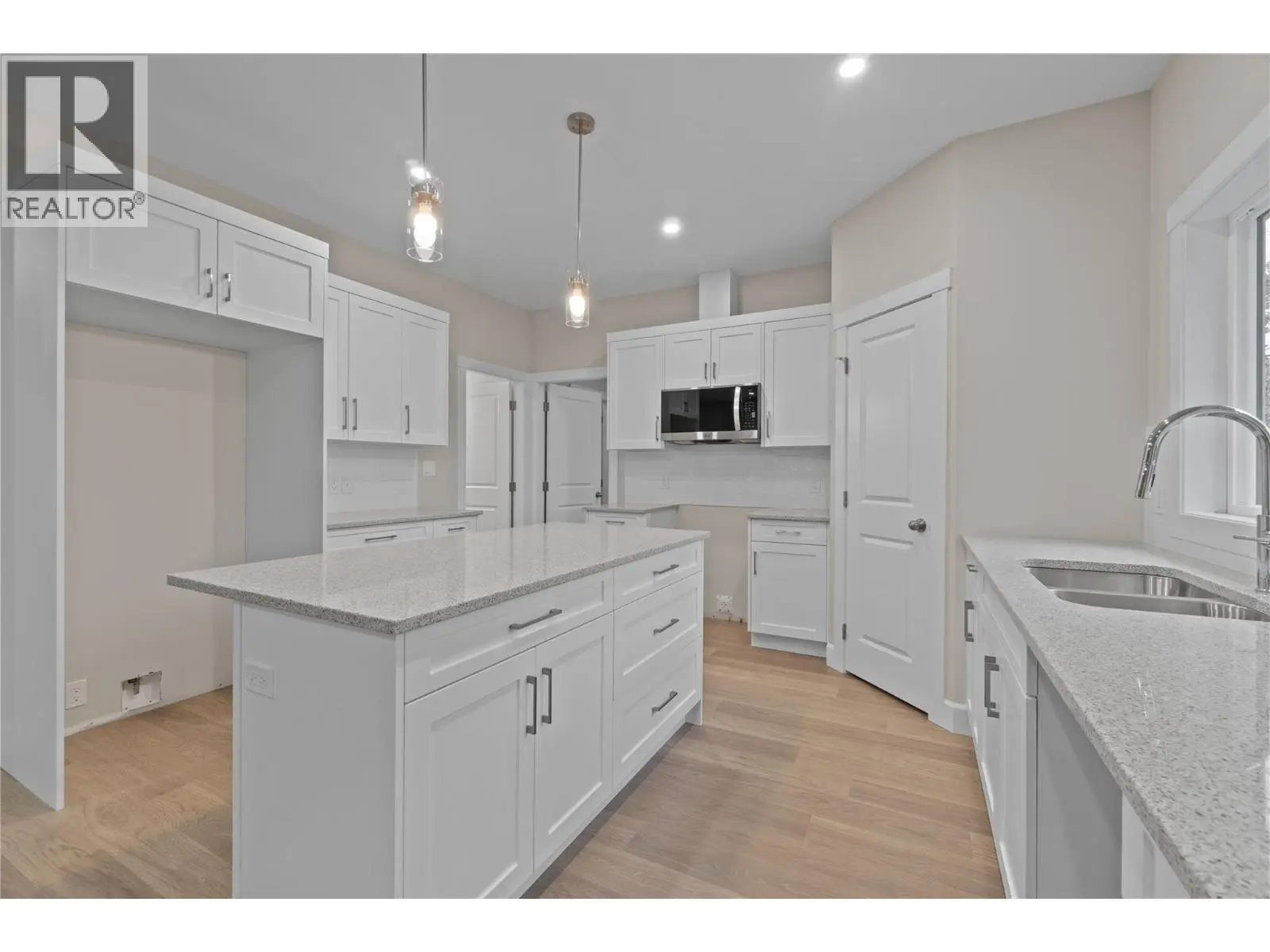 806 Cliff Avenue Unit# 104. Enderby, British Columbia