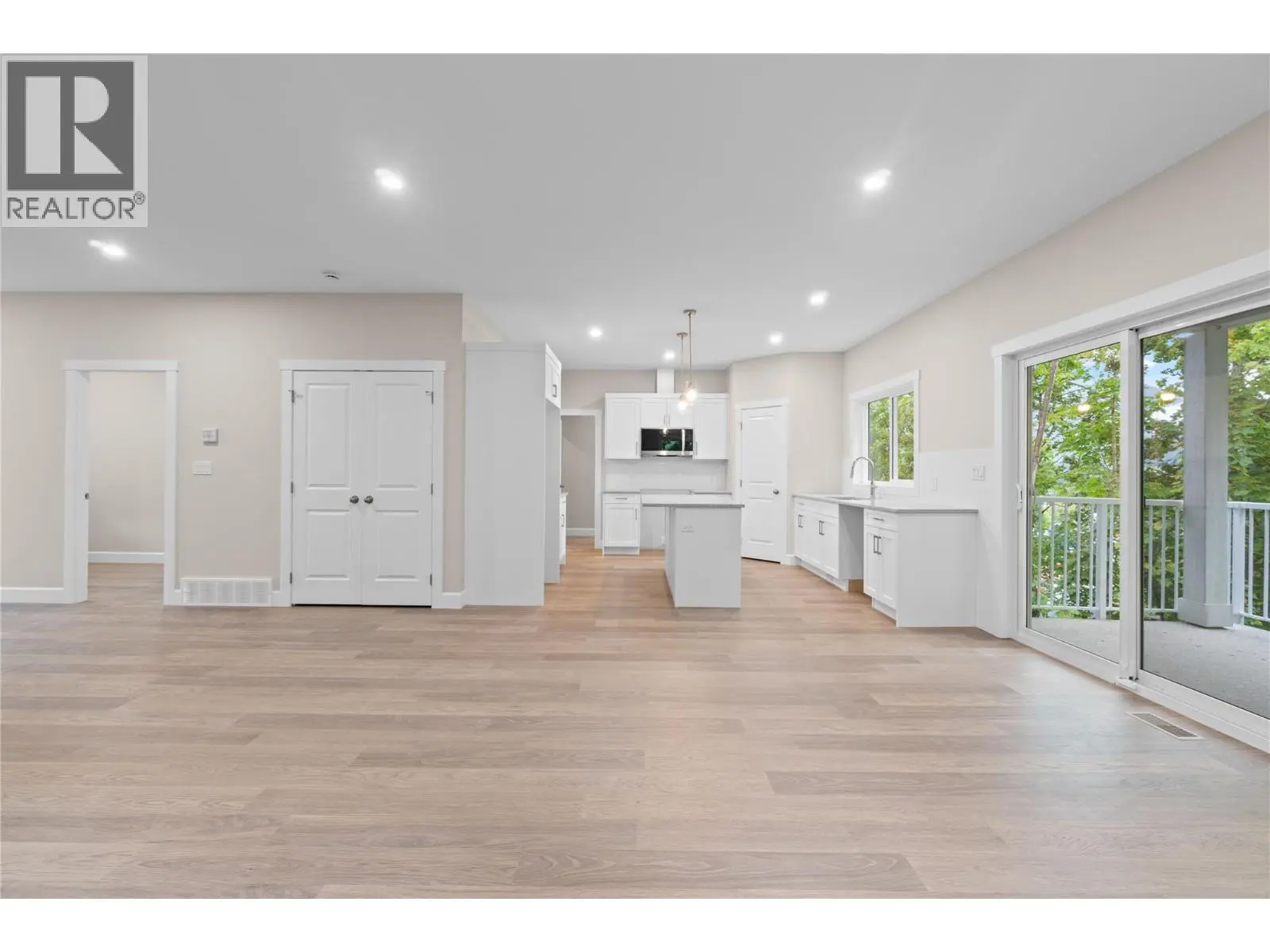 806 Cliff Avenue Unit# 104. Enderby, British Columbia