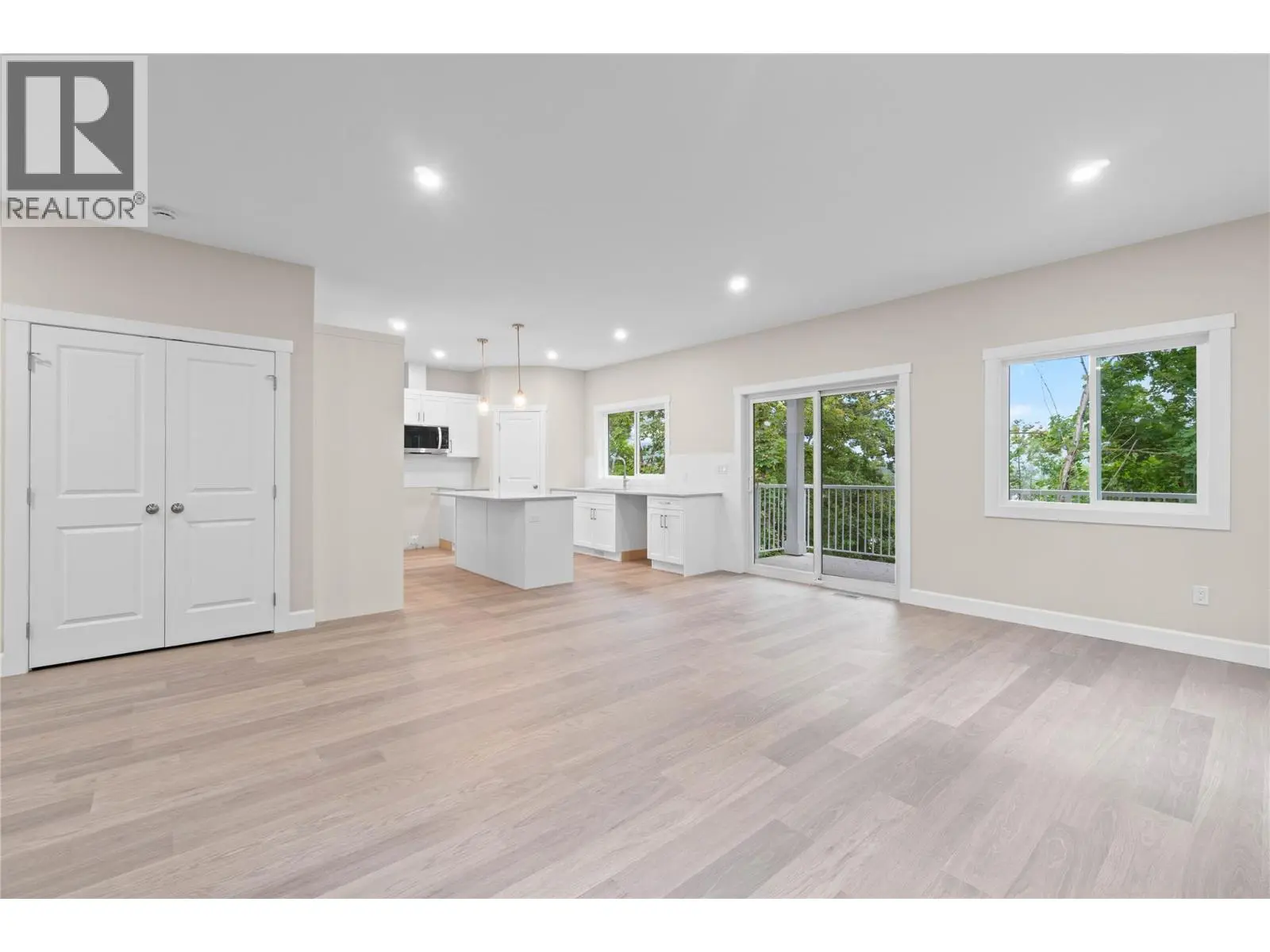 806 Cliff Avenue Unit# 104. Enderby, British Columbia
