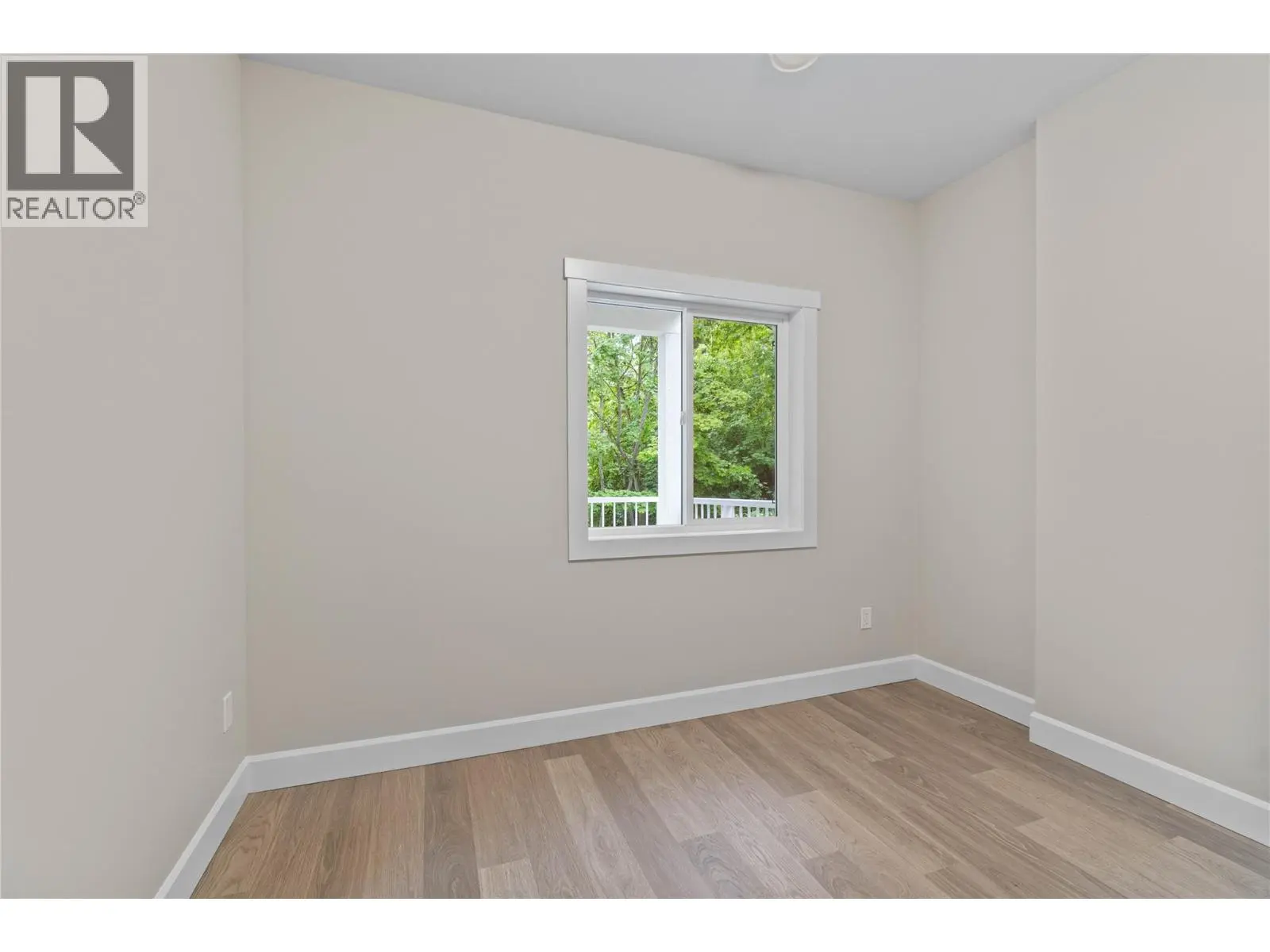 806 Cliff Avenue Unit# 104. Enderby, British Columbia