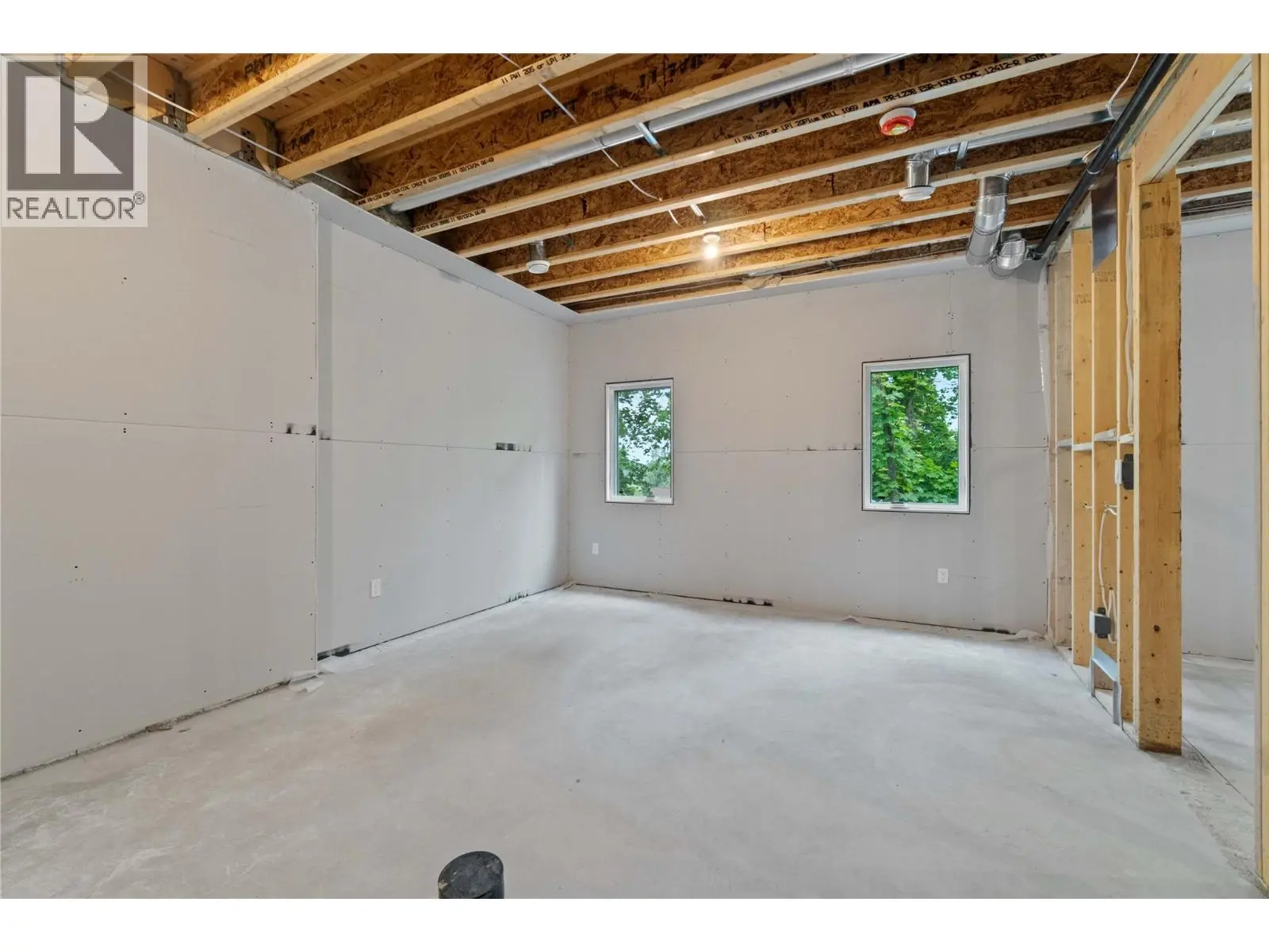 806 Cliff Avenue Unit# 104. Enderby, British Columbia
