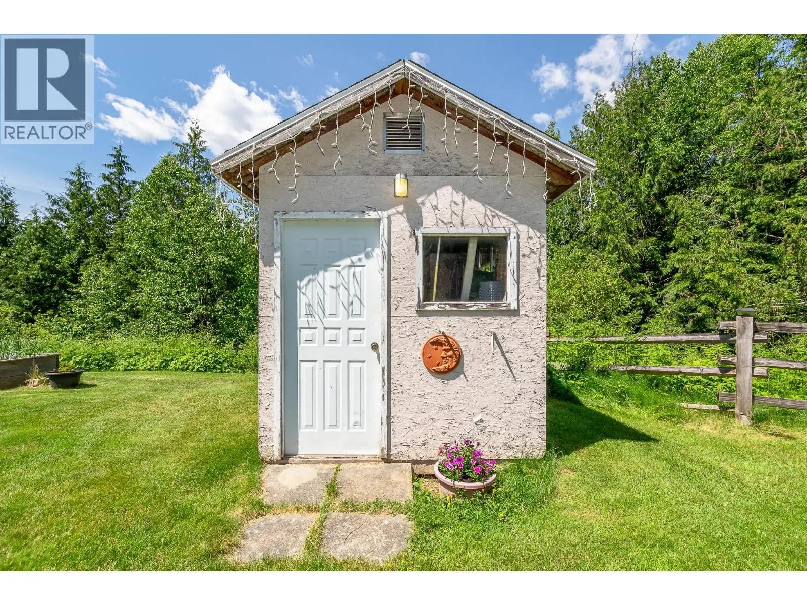 4340 Sederberg Road. Malakwa, British Columbia