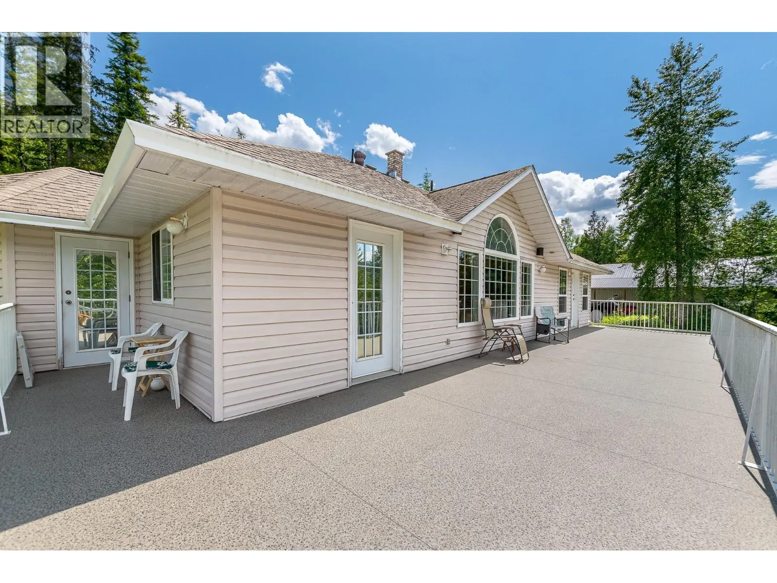 4340 Sederberg Road. Malakwa, British Columbia