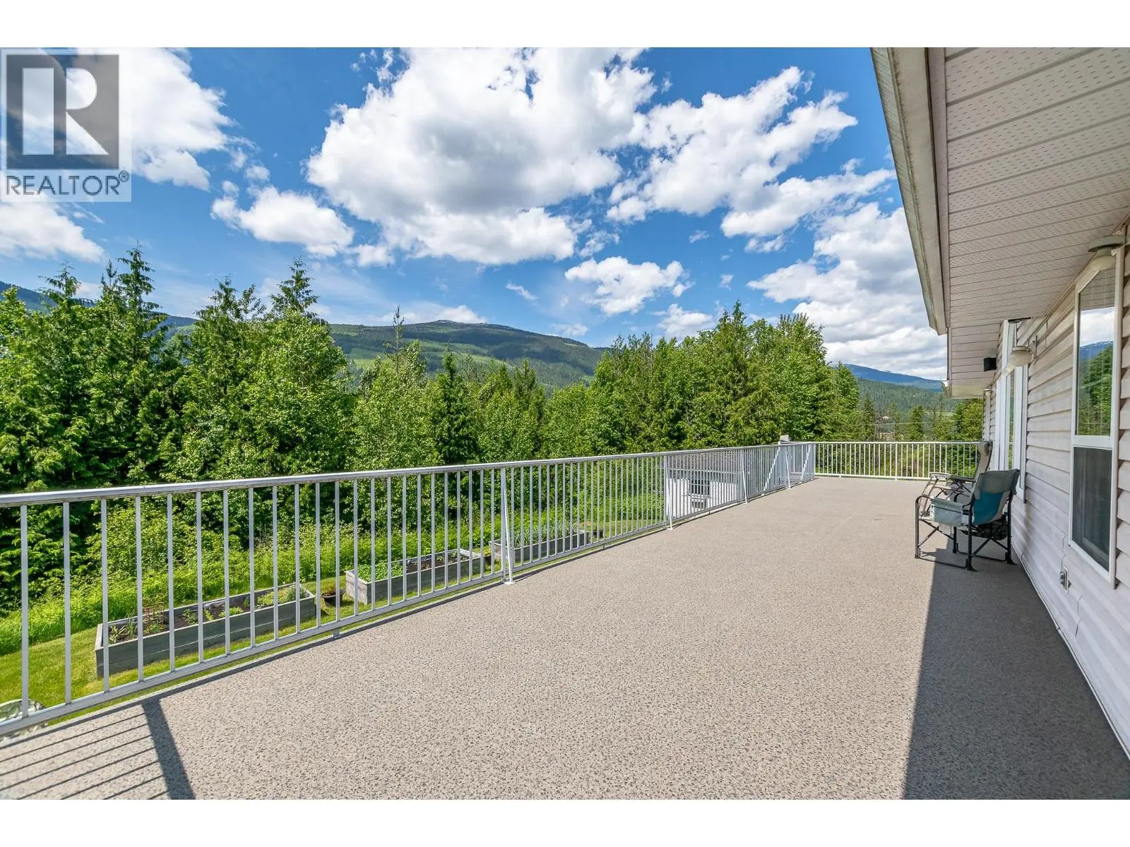 4340 Sederberg Road. Malakwa, British Columbia