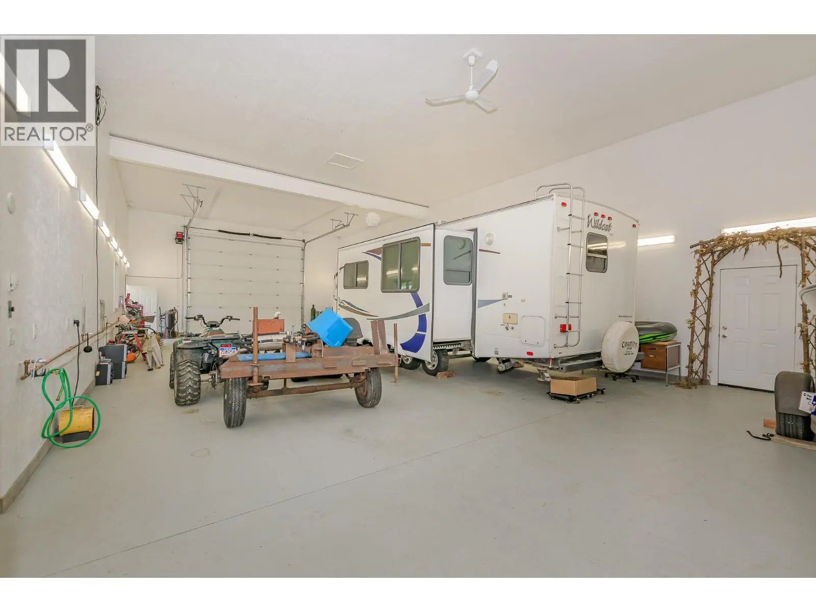 4340 Sederberg Road. Malakwa, British Columbia