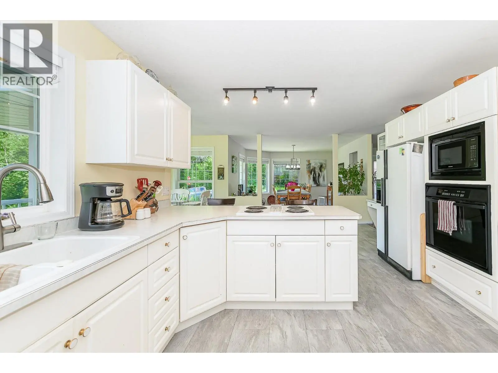 4340 Sederberg Road. Malakwa, British Columbia