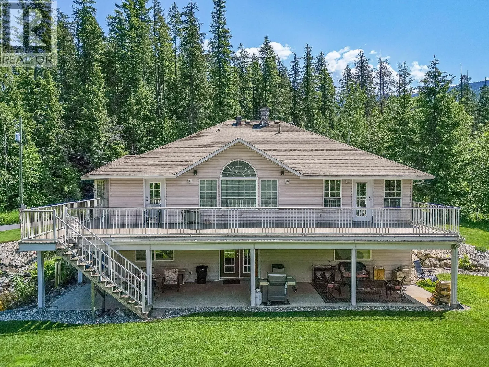 4340 Sederberg Road. Malakwa, British Columbia
