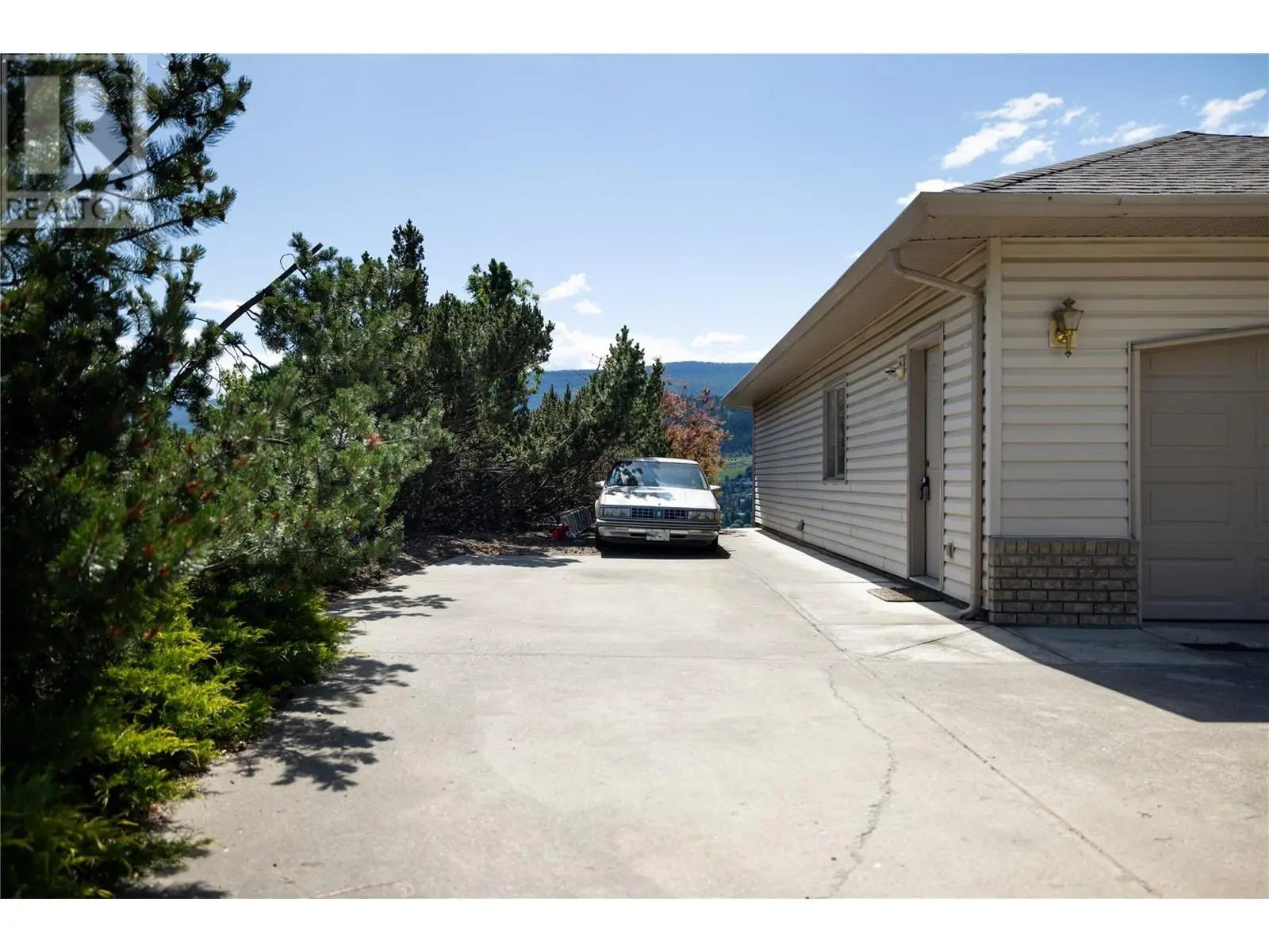 8827 Michael Drive. Coldstream, British Columbia