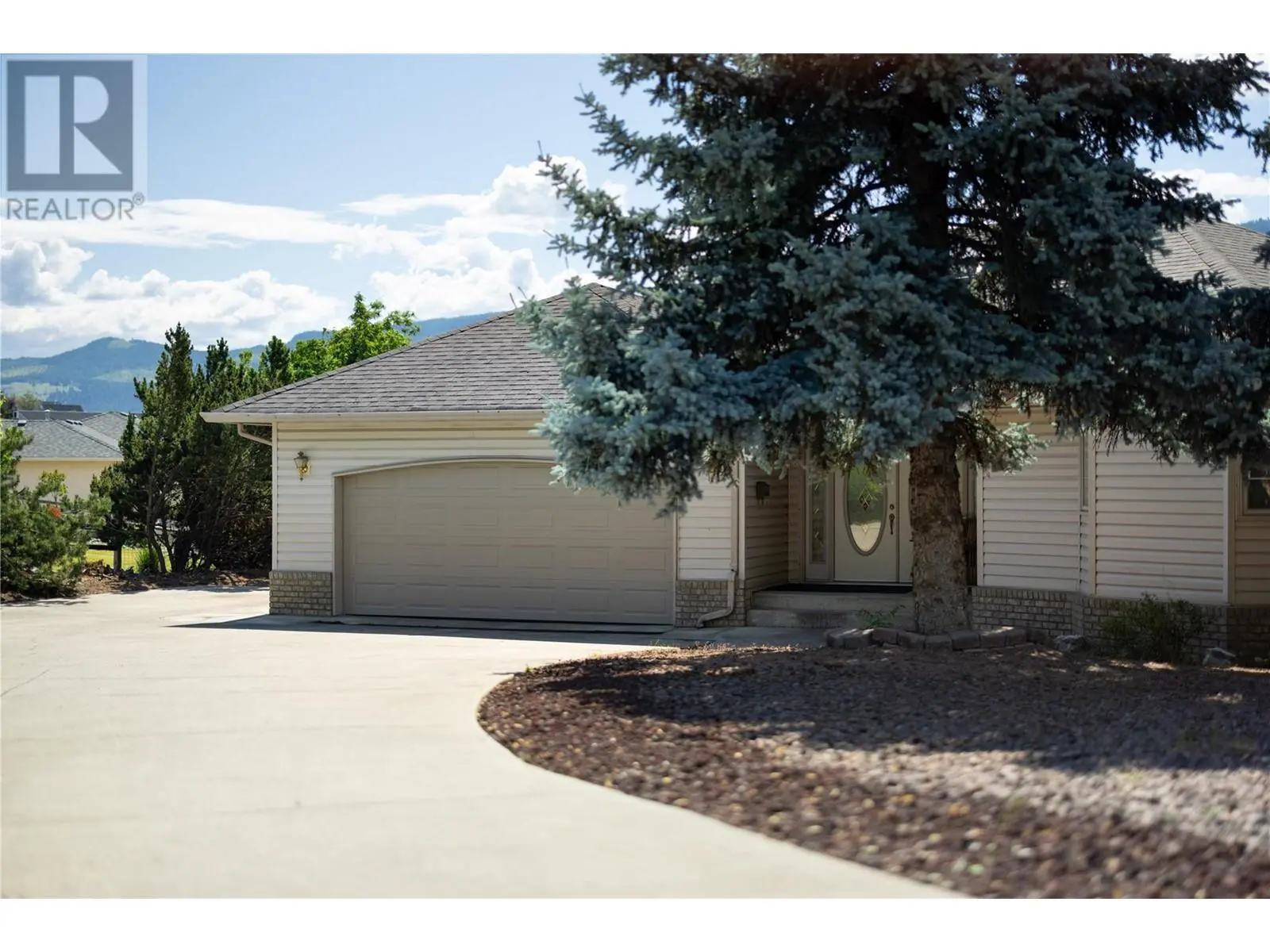 8827 Michael Drive. Coldstream, British Columbia