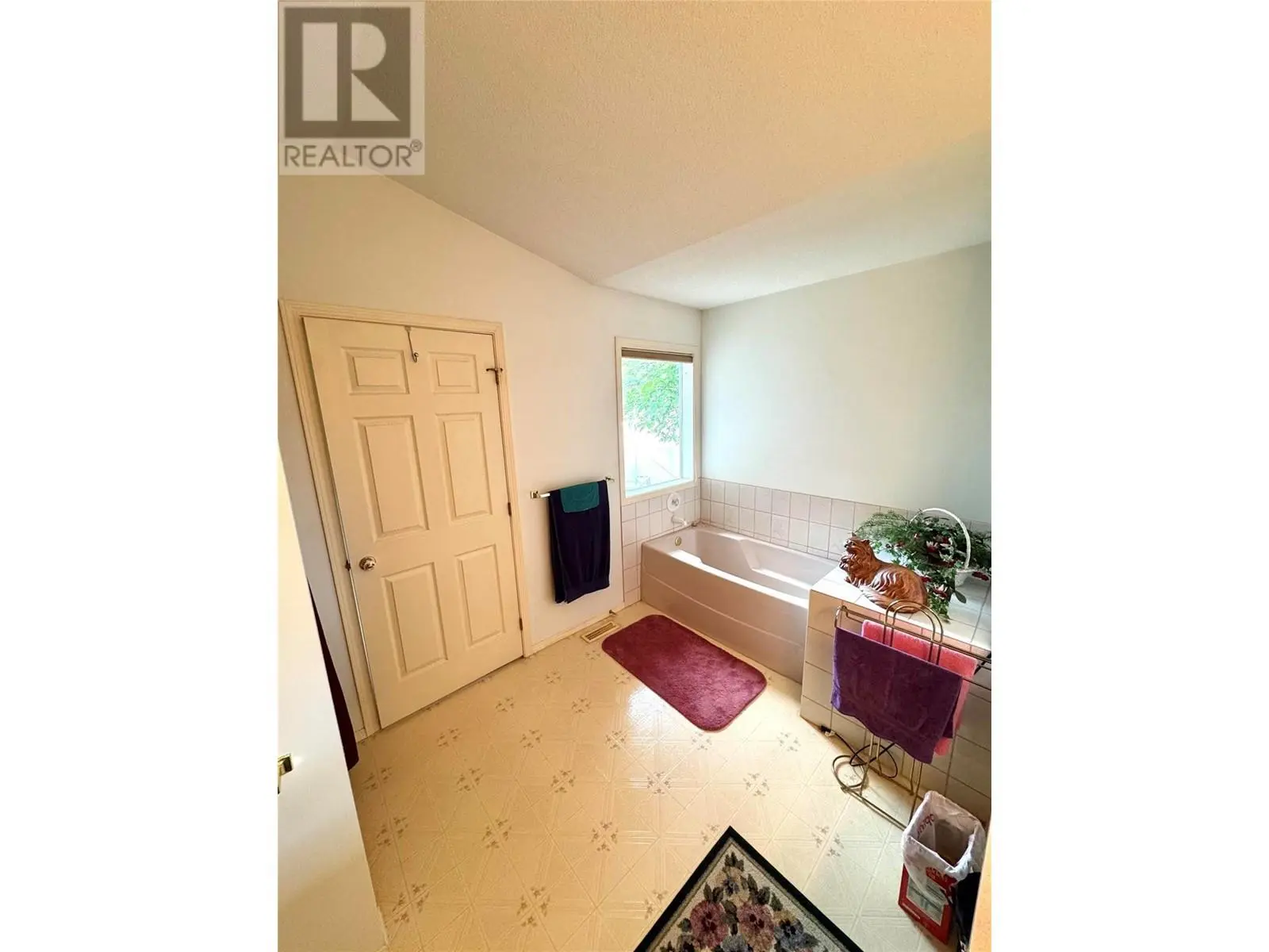 8827 Michael Drive. Coldstream, British Columbia