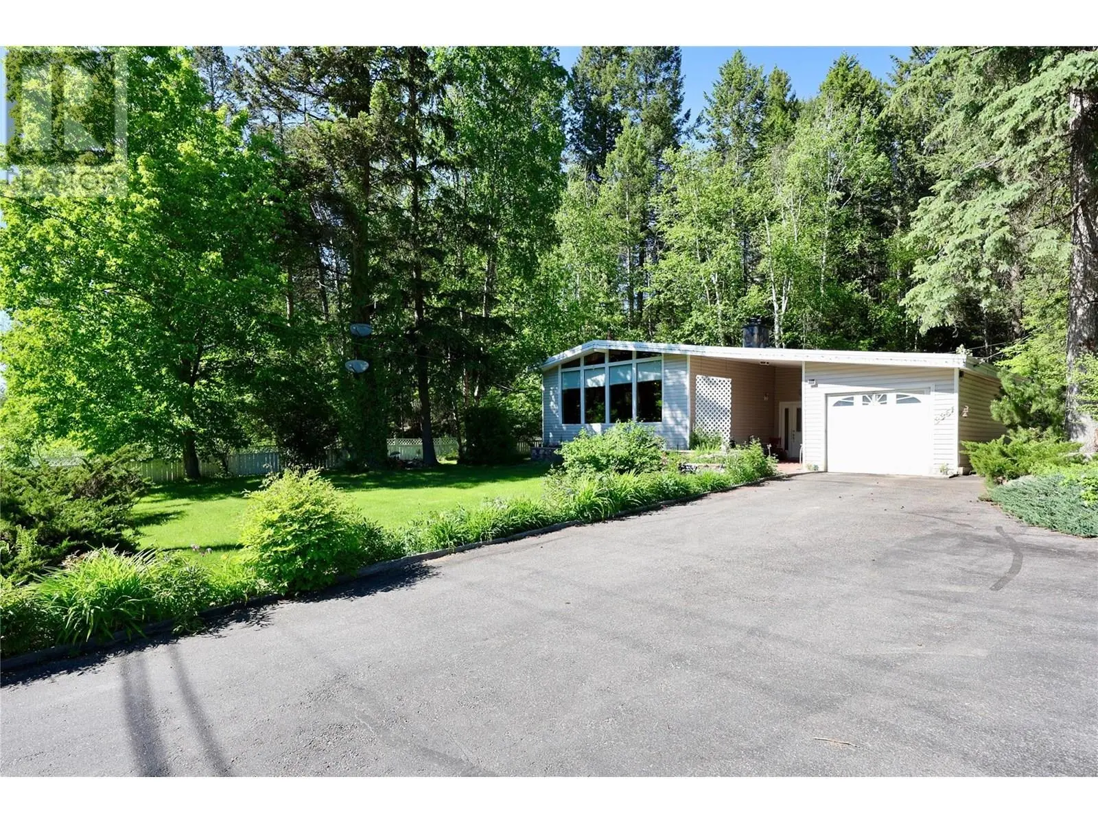 3361 & 3365 95 Highway. Golden, British Columbia