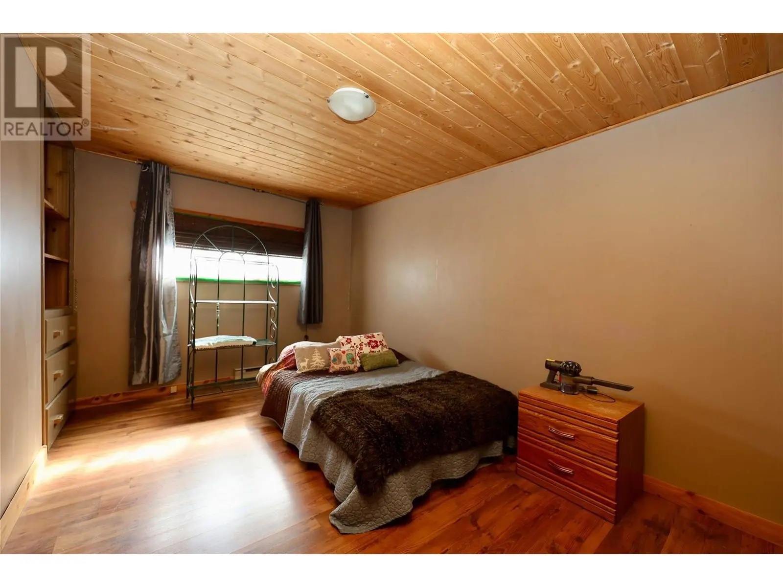 3361 & 3365 95 Highway. Golden, British Columbia