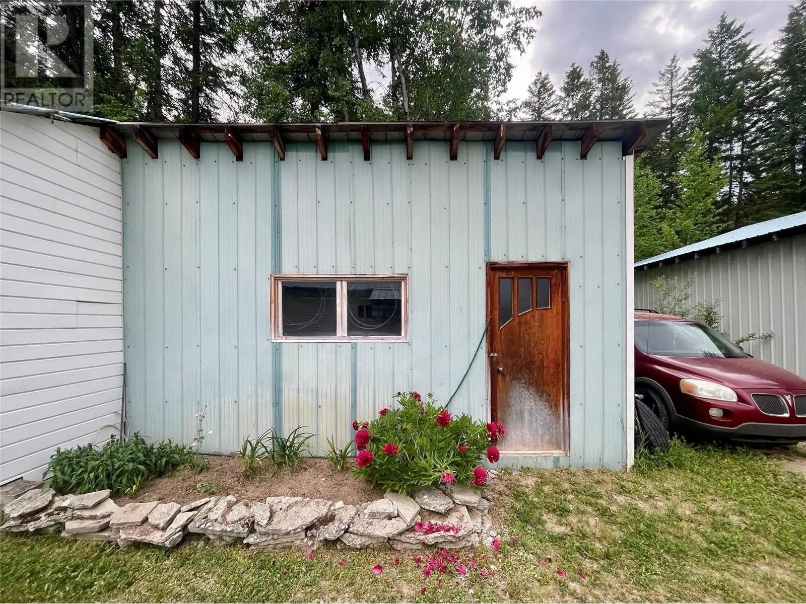 3361 & 3365 95 Highway. Golden, British Columbia