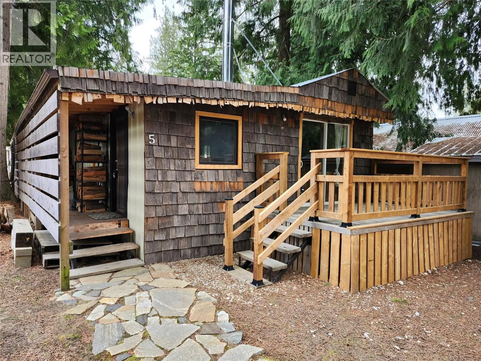 Photo of Listing #10352491