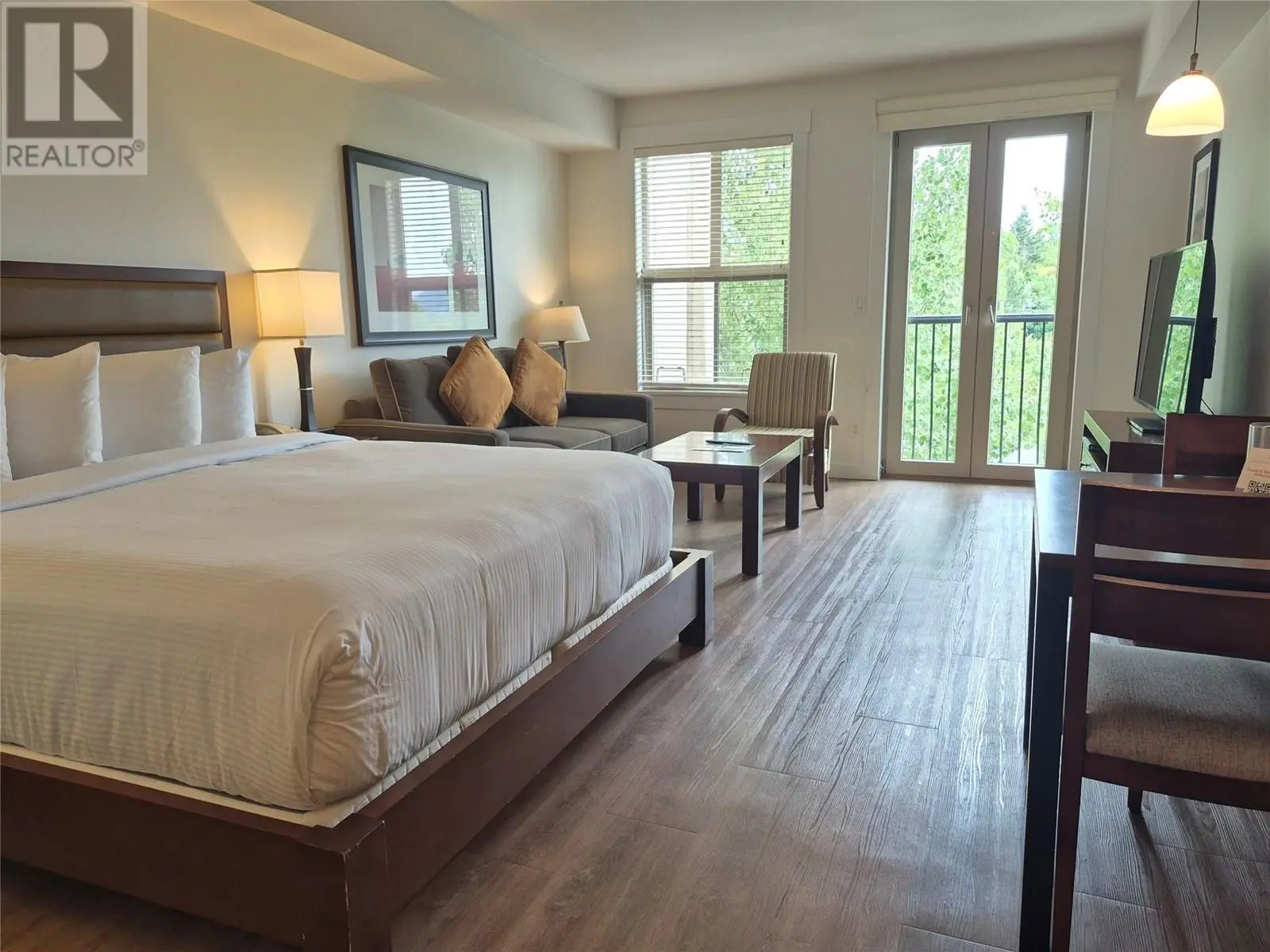 4200 Lakeshore Drive Drive Unit# 302. Osoyoos, British Columbia