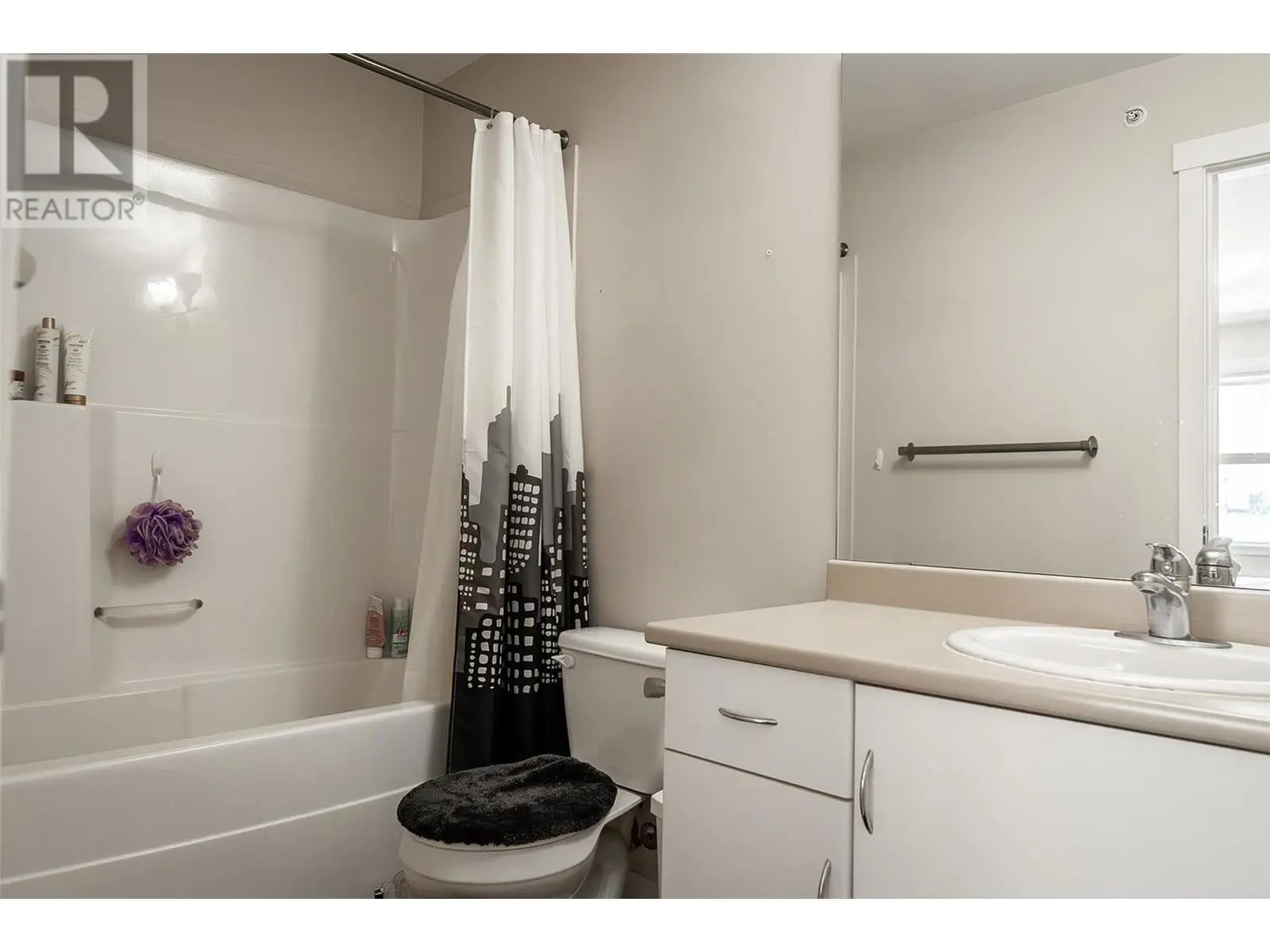 1481 Glenmore Road N Unit# 301. Kelowna, British Columbia