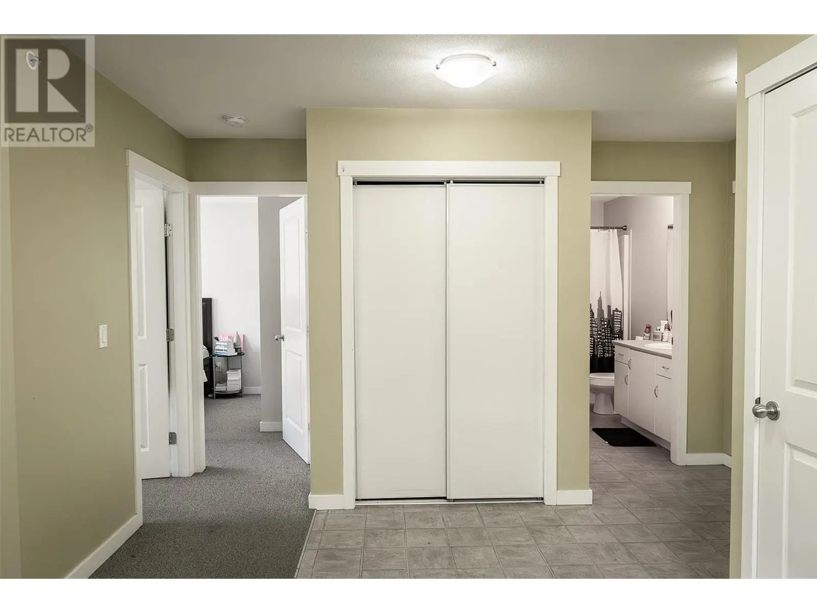 1481 Glenmore Road N Unit# 301. Kelowna, British Columbia