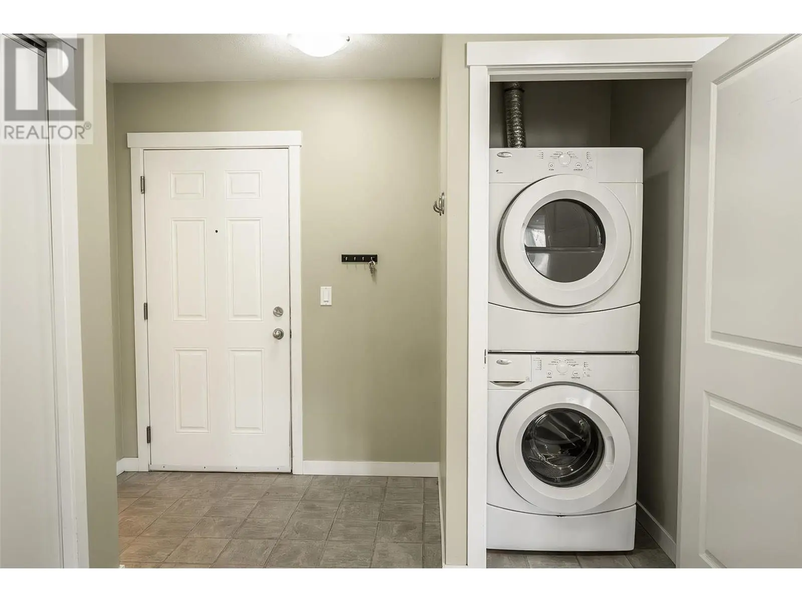 1481 Glenmore Road N Unit# 301. Kelowna, British Columbia