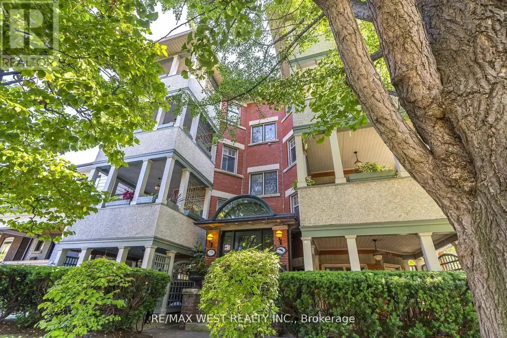 9a Humewood Drive, Toronto (Humewood-Cedarvale)