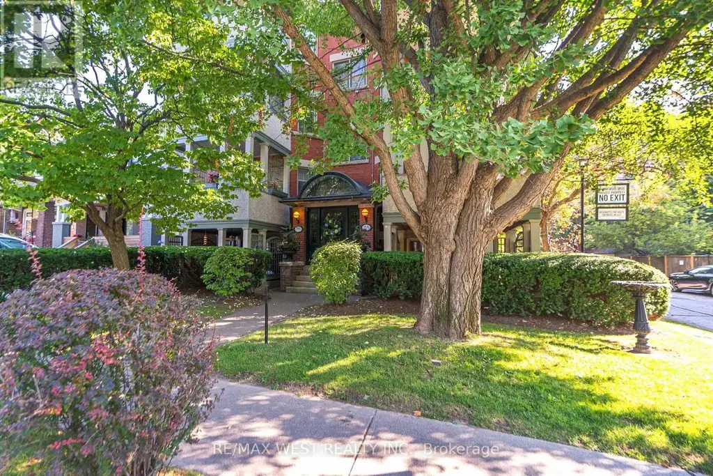 9b Humewood Drive, Toronto (Humewood-Cedarvale)