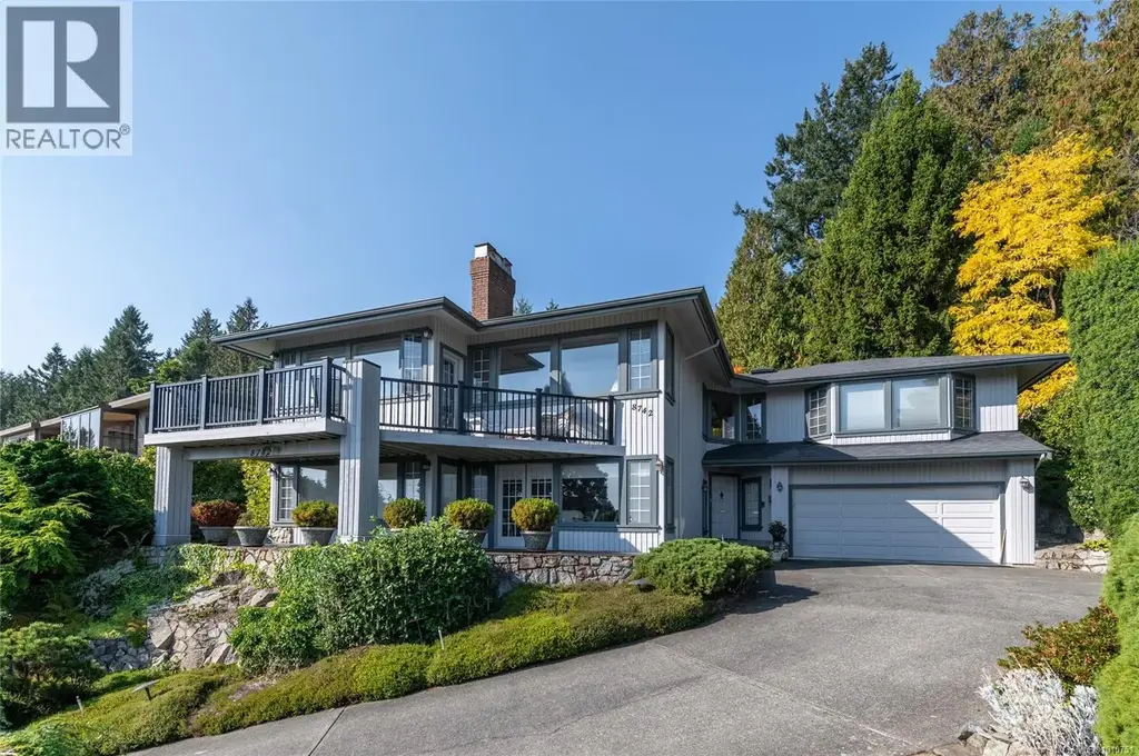 8742 Pender Park Dr, North Saanich