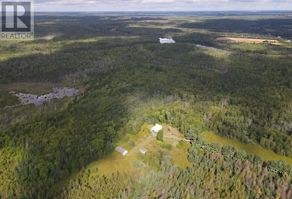 1135 Cambridge Road, Sturgeon