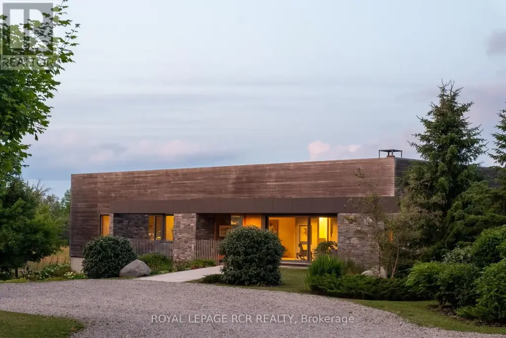 5211 Tenth Line, Erin