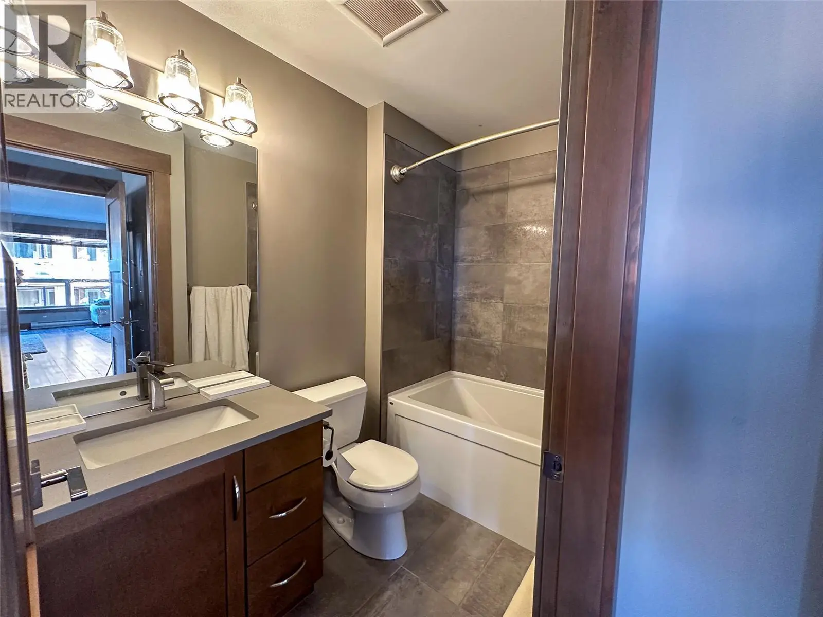 375 Raven Ridge Road Unit# 2208. Big White, British Columbia