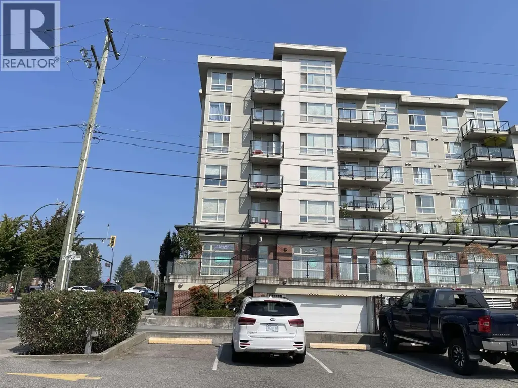 205 22318 Lougheed Highway, Maple Ridge
