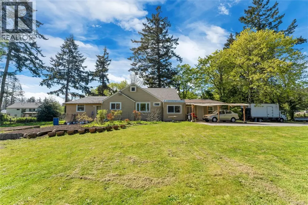 753 Sayward Rd, Saanich