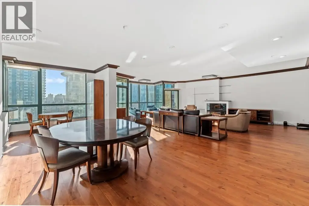 2001 1239 W Georgia Street, Vancouver