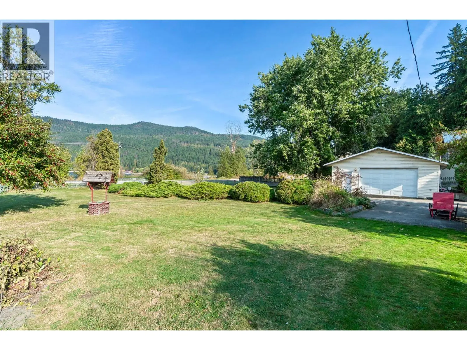 2602 Blind Bay Road. Blind Bay, British Columbia