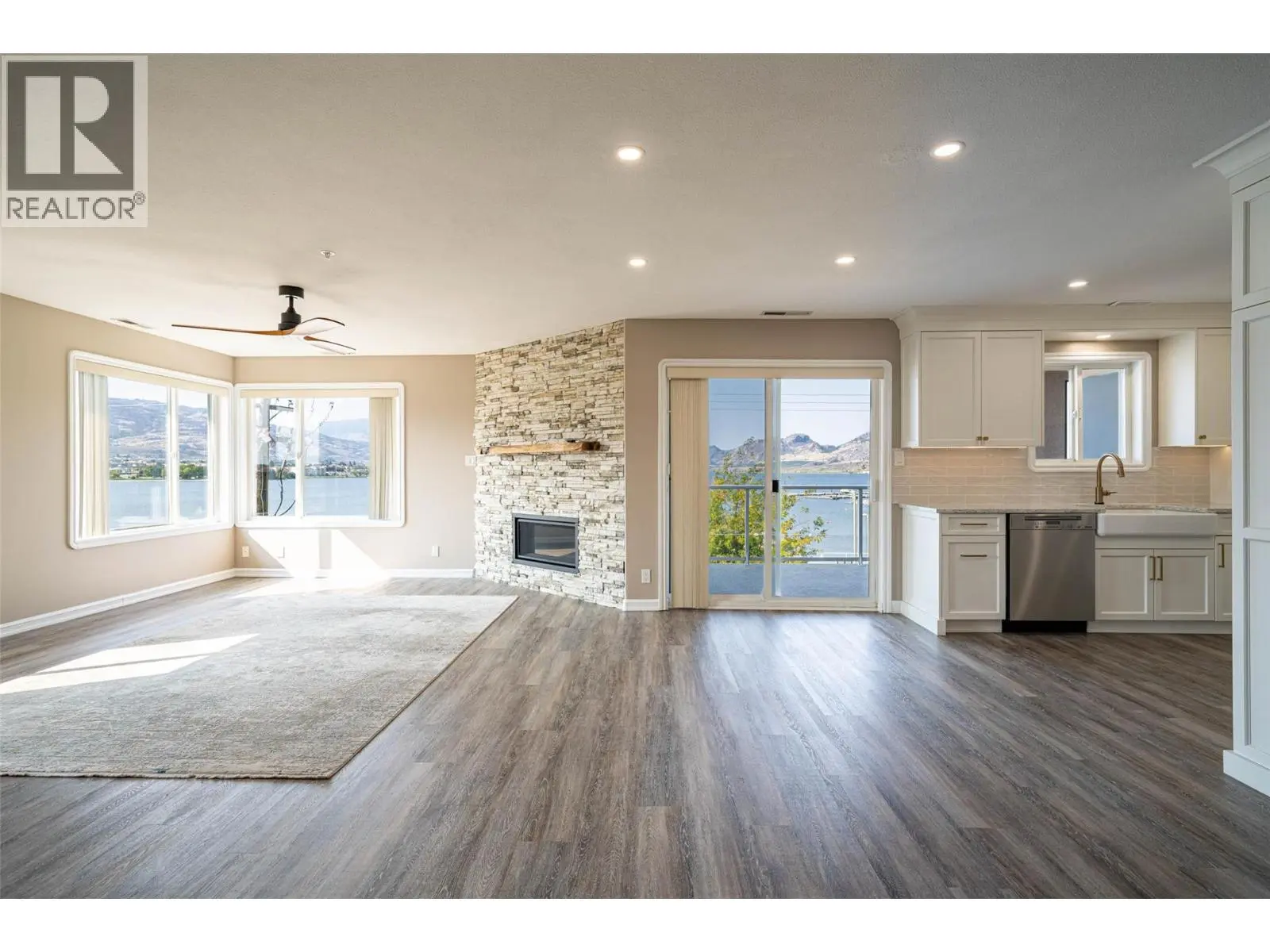 6805 Cottonwood Drive Unit# 300. Osoyoos, British Columbia