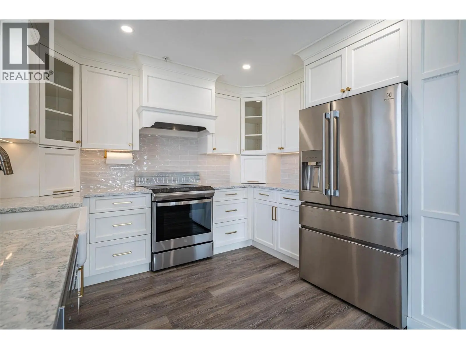 6805 Cottonwood Drive Unit# 300. Osoyoos, British Columbia