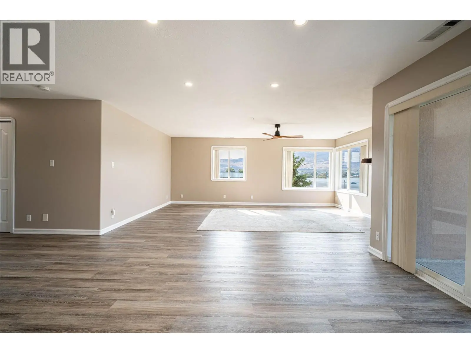 6805 Cottonwood Drive Unit# 300. Osoyoos, British Columbia