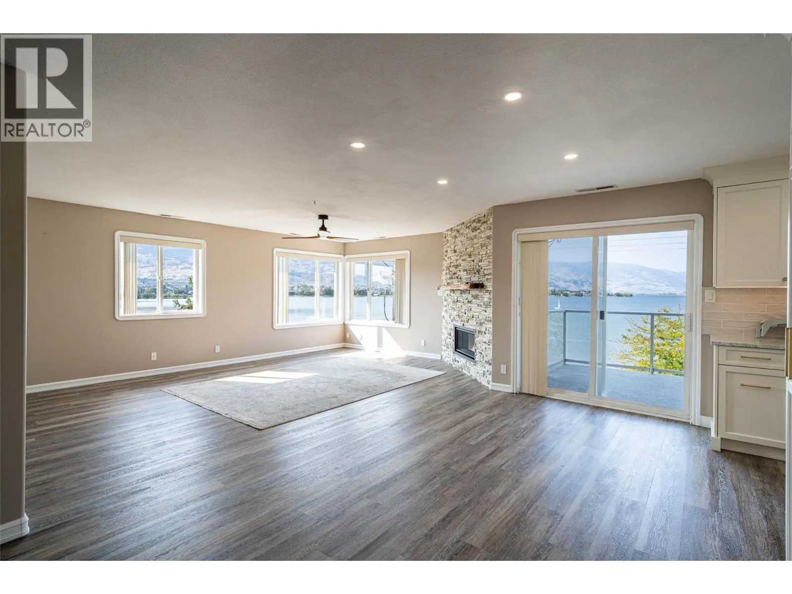 6805 Cottonwood Drive Unit# 300. Osoyoos, British Columbia