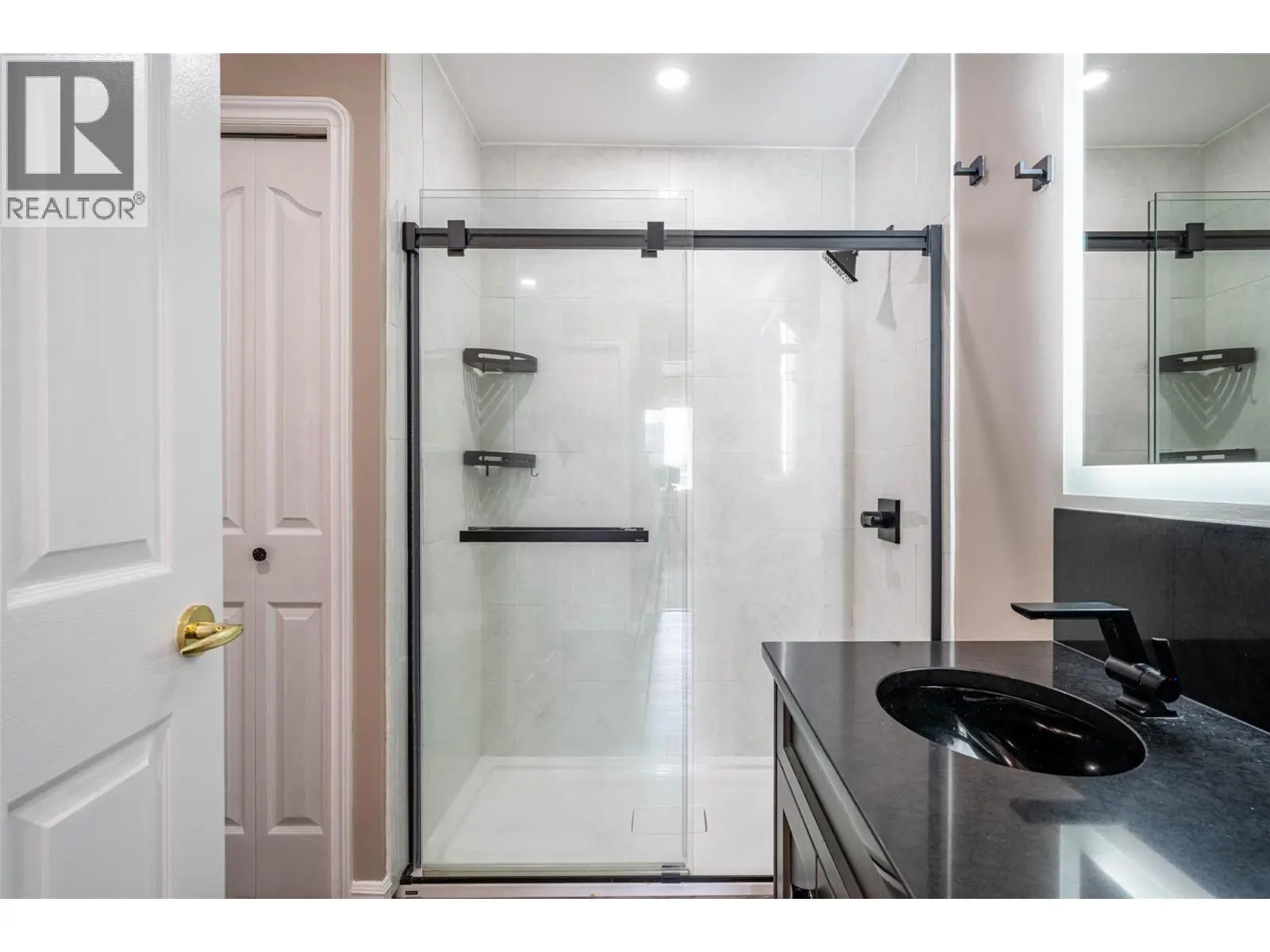 6805 Cottonwood Drive Unit# 300. Osoyoos, British Columbia