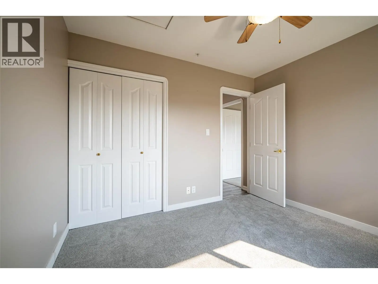 6805 Cottonwood Drive Unit# 300. Osoyoos, British Columbia